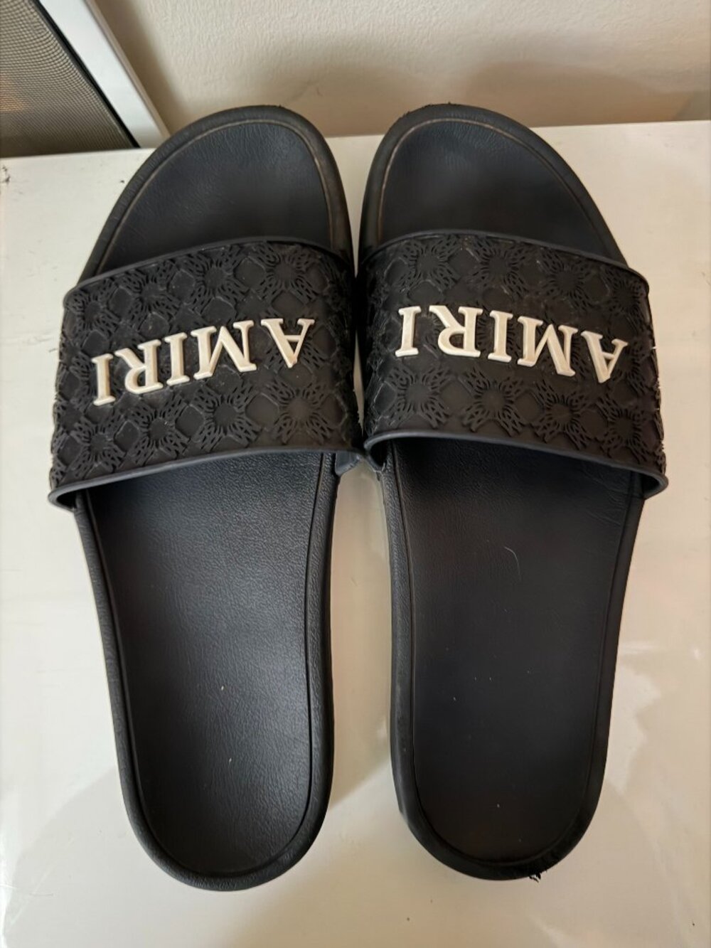 Amiri slides